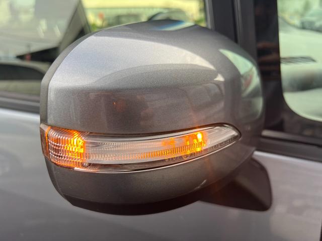 ムーヴ カスタム Xリミテッド SA /後期型/車検:2年付/衝突回避/純エアロ+リアスポ/純ナビ/Bカメラ/ワンセグ/USB&AUX/純14AW/LEDヘッドライト/フォグ/本革ステア/スマキ-/AUTOエアコン/バイザ-/Tチェ-ン(22枚目)