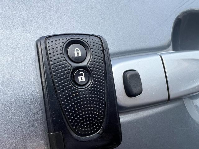 ムーヴ カスタム Xリミテッド SA /後期型/車検:2年付/衝突回避/純エアロ+リアスポ/純ナビ/Bカメラ/ワンセグ/USB&AUX/純14AW/LEDヘッドライト/フォグ/本革ステア/スマキ-/AUTOエアコン/バイザ-/Tチェ-ン(24枚目)