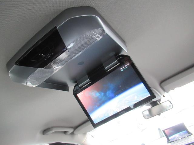 V50 2.0eアクティブプラス /後期型/車検:2年付/走行:4.3万km/本革電動+ヒ-タ-/純ナビ/フリップダウン/Bカメラ/フルセグ/ETC/HID/純17AW/革ステア/クルコン/MTモ-ド/キ-レス/Tチェ-ン(18枚目)