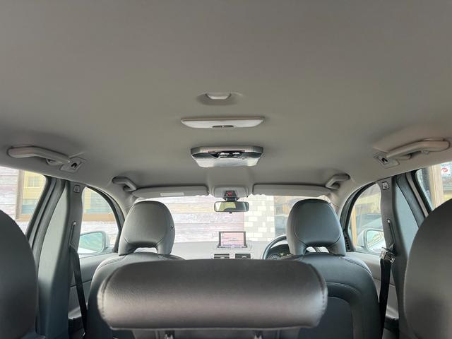 V50 2.0eアクティブプラス /後期型/車検:2年付/走行:4.3万km/本革電動+ヒ-タ-/純ナビ/フリップダウン/Bカメラ/フルセグ/ETC/HID/純17AW/革ステア/クルコン/MTモ-ド/キ-レス/Tチェ-ン(37枚目)