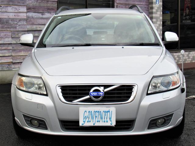 V50 2.0eアクティブプラス /後期型/車検:2年付/走行:4.3万km/本革電動+ヒ-タ-/純ナビ/フリップダウン/Bカメラ/フルセグ/ETC/HID/純17AW/革ステア/クルコン/MTモ-ド/キ-レス/Tチェ-ン(48枚目)