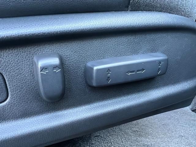 オデッセイ アブソルート・EX /エアロ+リアスポ/車検:2年付/衝突回避/純ナビ/Bカメラ/フリップダウン/フルセグ/DVD/Bluetooth/純18AW/両側電動スライド/LEDライト/ETC/本革ステア/クルコン/Tチェ-ン(36枚目)