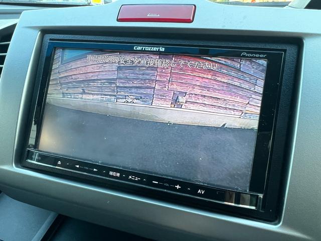 フリードハイブリッド ジャストセレクション　／検：２年付／走：４．３万ｋｍ／外ナビ／フリップダウン／Ｂカメラ／フルセグ／ＤＶＤ／Ｂｌｕｅｔｏｏｔｈ／左側電動スライド／ＨＩＤ／ＥＴＣ／スマキ－／クルコン／ＡＵＴＯエアコン／ドアバイザ－／Ｔチェ－ン（13枚目）