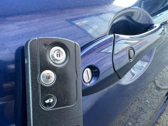 フリードハイブリッド ジャストセレクション　／検：２年付／走：４．３万ｋｍ／外ナビ／フリップダウン／Ｂカメラ／フルセグ／ＤＶＤ／Ｂｌｕｅｔｏｏｔｈ／左側電動スライド／ＨＩＤ／ＥＴＣ／スマキ－／クルコン／ＡＵＴＯエアコン／ドアバイザ－／Ｔチェ－ン（25枚目）