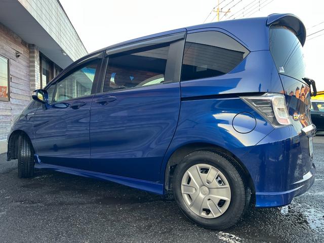 フリードハイブリッド ジャストセレクション　／検：２年付／走：４．３万ｋｍ／外ナビ／フリップダウン／Ｂカメラ／フルセグ／ＤＶＤ／Ｂｌｕｅｔｏｏｔｈ／左側電動スライド／ＨＩＤ／ＥＴＣ／スマキ－／クルコン／ＡＵＴＯエアコン／ドアバイザ－／Ｔチェ－ン（40枚目）