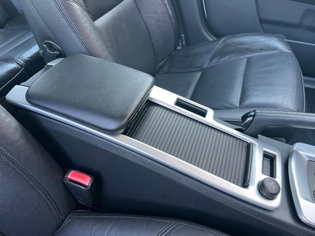 V50 2.0eアクティブプラス /後期型/本革電動シ-ト+ヒ-タ-/純正ナビ/バックカメラ/純正17AW/HID/フォグ/ETC/本革ステア/キ-レス/AUTOエアコン/MTモ-ド/クルコン/ル-フレ-ル/PVガラス/Tチェ-ン(33枚目)