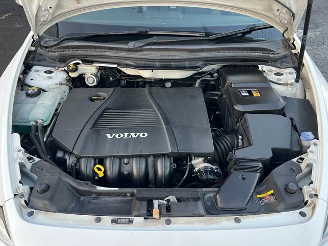 V50 2.0eアクティブプラス /後期型/本革電動シ-ト+ヒ-タ-/純正ナビ/バックカメラ/純正17AW/HID/フォグ/ETC/本革ステア/キ-レス/AUTOエアコン/MTモ-ド/クルコン/ル-フレ-ル/PVガラス/Tチェ-ン(43枚目)