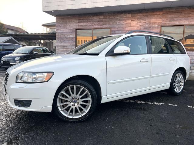 V50 2.0eアクティブプラス /後期型/本革電動シ-ト+ヒ-タ-/純正ナビ/バックカメラ/純正17AW/HID/フォグ/ETC/本革ステア/キ-レス/AUTOエアコン/MTモ-ド/クルコン/ル-フレ-ル/PVガラス/Tチェ-ン(49枚目)