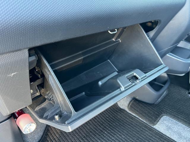 デリカＤ：２ Ｘ　／車検：２年付／社外ナビ／バックカメラ／フルセグ／ＤＶＤ視聴／左側電動スライドドア／純正１４ＡＷ／ＥＴＣ／スマ－トキ－／ＡＵＴＯエアコン／リアスポイラ－／ドアバイザ－／ＰＶガラス／Ｔチェ－ン（32枚目）