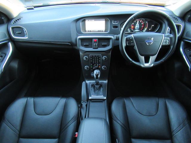 V40 T4 SE /検:2年付/走:4.9万km/セ-フティ-PKG/本革電動シ-ト+ヒ-タ-/純ナビ/Bカメラ/フルセグ/DVD/Bluetooth/純17AW/HID/ETC/革ステア/MTモ-ド/バイザ-/(8枚目)