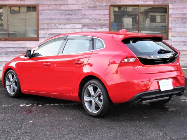 V40 T4 SE /検:2年付/走:4.9万km/セ-フティ-PKG/本革電動シ-ト+ヒ-タ-/純ナビ/Bカメラ/フルセグ/DVD/Bluetooth/純17AW/HID/ETC/革ステア/MTモ-ド/バイザ-/(14枚目)