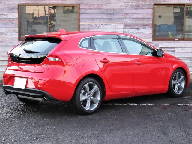 V40 T4 SE /検:2年付/走:4.9万km/セ-フティ-PKG/本革電動シ-ト+ヒ-タ-/純ナビ/Bカメラ/フルセグ/DVD/Bluetooth/純17AW/HID/ETC/革ステア/MTモ-ド/バイザ-/(15枚目)