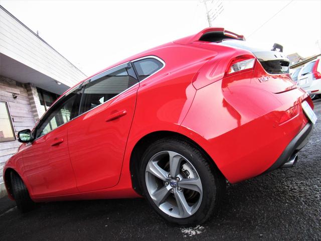 V40 T4 SE /検:2年付/走:4.9万km/セ-フティ-PKG/本革電動シ-ト+ヒ-タ-/純ナビ/Bカメラ/フルセグ/DVD/Bluetooth/純17AW/HID/ETC/革ステア/MTモ-ド/バイザ-/(54枚目)