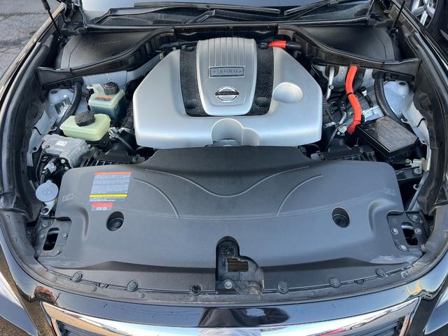 フーガハイブリッド ベースグレード　／車検：２年付／純エアロ／レ－ダ－クルコン／純ナビ／Ｂカメラ／フルセグ／ＤＶＤ／Ｂｌｕｅｔｏｏｔｈ／純１８ＡＷ／電動Ｈレザ－／ＨＩＤ／フォグ／ＥＴＣ／革ステ／スマキ－／バイザ－／ＰＶガラス／Ｔチェ－ン（35枚目）