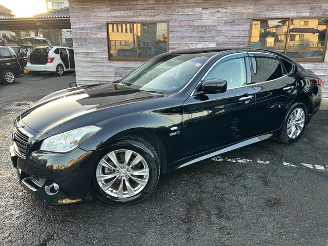 フーガハイブリッド ベースグレード　／車検：２年付／純エアロ／レ－ダ－クルコン／純ナビ／Ｂカメラ／フルセグ／ＤＶＤ／Ｂｌｕｅｔｏｏｔｈ／純１８ＡＷ／電動Ｈレザ－／ＨＩＤ／フォグ／ＥＴＣ／革ステ／スマキ－／バイザ－／ＰＶガラス／Ｔチェ－ン（40枚目）