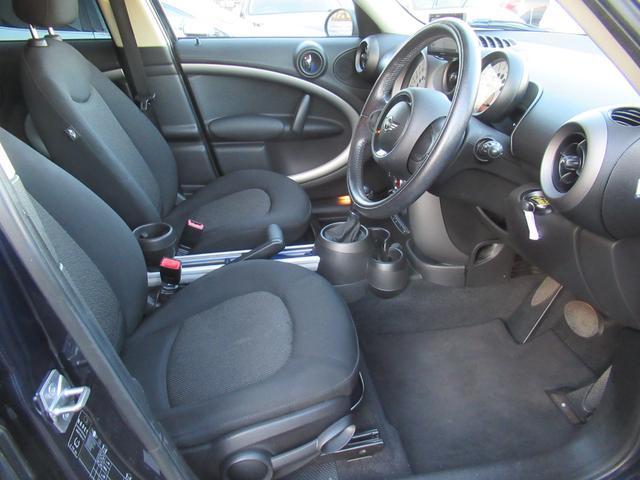 MINI クーパー クロスオーバー /検:2年付/走:7.7万km/外ナビ/ワンセグ/純オ-ディオ/AUX接続/純正16AW/本革ステア/MTモ-ド/AUTOエアコン/キ-レス/フォグ/ル-フレ-ル/Tチェ-ン/外装色:コスミックブル-(9枚目)