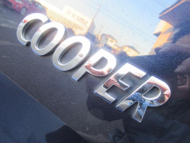 MINI クーパー クロスオーバー /検:2年付/走:7.7万km/外ナビ/ワンセグ/純オ-ディオ/AUX接続/純正16AW/本革ステア/MTモ-ド/AUTOエアコン/キ-レス/フォグ/ル-フレ-ル/Tチェ-ン/外装色:コスミックブル-(41枚目)