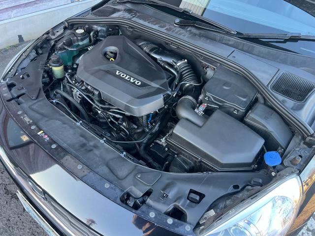 Ｖ６０ ドライブｅ　／走行：５．９万ｋｍ／タ－ボ／セ－フティ－ＰＫＧ／本革電動シ－ト＋ヒ－タ－／純ナビ／バックカメラ／フルセグ／ＤＶＤ／Ｂｌｕｅｔｏｏｔｈ／純１７ＡＷ／ＨＩＤ／ＥＴＣ／本革ステア／スマ－トキ－／（31枚目）