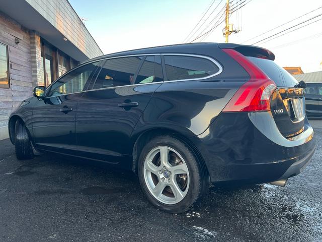 Ｖ６０ ドライブｅ　／走行：５．９万ｋｍ／タ－ボ／セ－フティ－ＰＫＧ／本革電動シ－ト＋ヒ－タ－／純ナビ／バックカメラ／フルセグ／ＤＶＤ／Ｂｌｕｅｔｏｏｔｈ／純１７ＡＷ／ＨＩＤ／ＥＴＣ／本革ステア／スマ－トキ－／（37枚目）