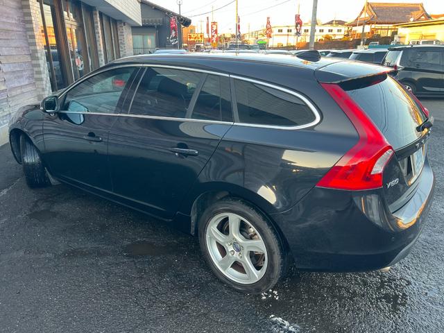 Ｖ６０ ドライブｅ　／走行：５．９万ｋｍ／タ－ボ／セ－フティ－ＰＫＧ／本革電動シ－ト＋ヒ－タ－／純ナビ／バックカメラ／フルセグ／ＤＶＤ／Ｂｌｕｅｔｏｏｔｈ／純１７ＡＷ／ＨＩＤ／ＥＴＣ／本革ステア／スマ－トキ－／（38枚目）