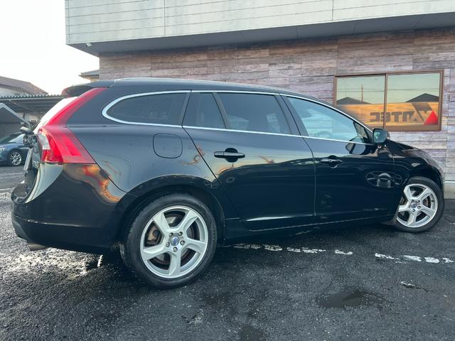 Ｖ６０ ドライブｅ　／走行：５．９万ｋｍ／タ－ボ／セ－フティ－ＰＫＧ／本革電動シ－ト＋ヒ－タ－／純ナビ／バックカメラ／フルセグ／ＤＶＤ／Ｂｌｕｅｔｏｏｔｈ／純１７ＡＷ／ＨＩＤ／ＥＴＣ／本革ステア／スマ－トキ－／（41枚目）