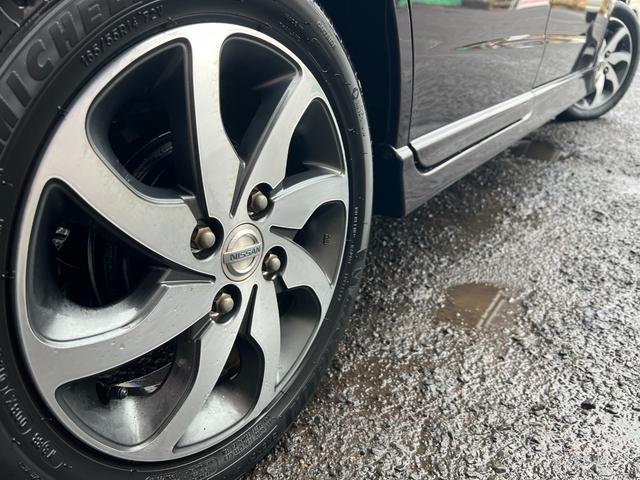 �����P�S�C���`�A���~�z�C�[������������Ă���܂���_�X�g�����K�����Ȃǂ����Ȃ��L���C�ȏ�Ԃł���{�f�B�[�͔w�i���f�荞�ޒ����₩�ŃL���C�ȏ�ԂɂȂ��Ă���܂���