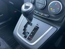 シフトはシンプルなデザインで握りやすく操作もしやすいです♪マニュアルモードも搭載されておりますのでスポーティーな走行も可能です♪