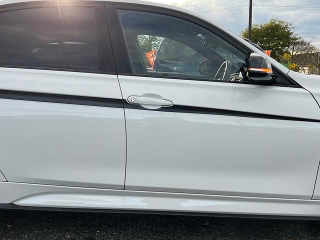 3シリーズ 320i xDrive Mスポーツ カーボンエアロ ETC 純正ナビ(10枚目)