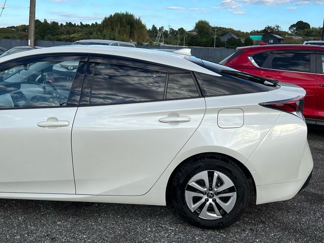 プリウス A サンルーフ付き ETC スマートキー ナビ(16枚目)