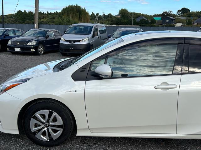 プリウス A サンルーフ付き ETC スマートキー ナビ(17枚目)