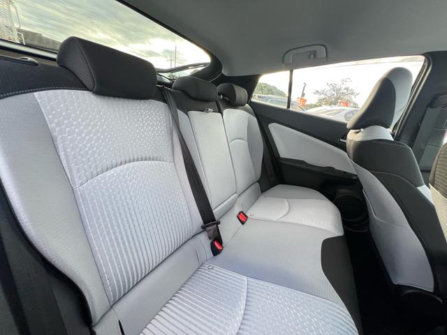 プリウス A サンルーフ付き ETC スマートキー ナビ(37枚目)