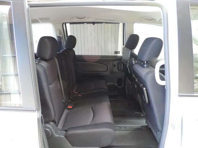 セレナ ハイウェイスター S-ハイブリッド Vセレクション スマートキー/SDナビ/フルセグ/Bt/DVD再/MSV/CD/ETC/HID/リアモニター(11枚目)