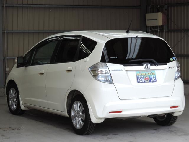 フィットハイブリッド スマートセレクション　スマートキー／ナビ／ワンセグ／ＣＤ／ＡＵＸ／ＨＩＤ（8枚目）