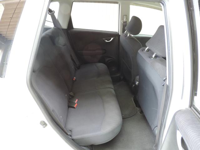 フィットハイブリッド スマートセレクション　スマートキー／ナビ／ワンセグ／ＣＤ／ＡＵＸ／ＨＩＤ（11枚目）