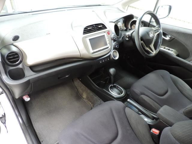 フィットハイブリッド スマートセレクション　スマートキー／ナビ／ワンセグ／ＣＤ／ＡＵＸ／ＨＩＤ（21枚目）