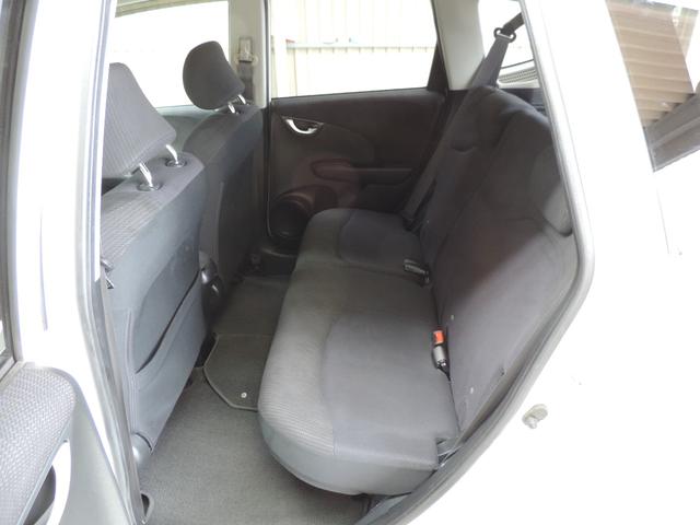 フィットハイブリッド スマートセレクション　スマートキー／ナビ／ワンセグ／ＣＤ／ＡＵＸ／ＨＩＤ（23枚目）