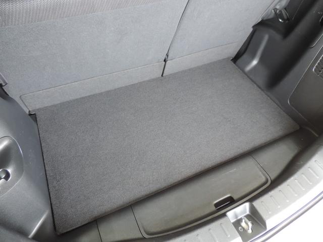 フィットハイブリッド スマートセレクション　スマートキー／ナビ／ワンセグ／ＣＤ／ＡＵＸ／ＨＩＤ（25枚目）