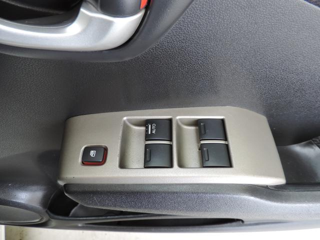 フィットハイブリッド スマートセレクション　スマートキー／ナビ／ワンセグ／ＣＤ／ＡＵＸ／ＨＩＤ（36枚目）