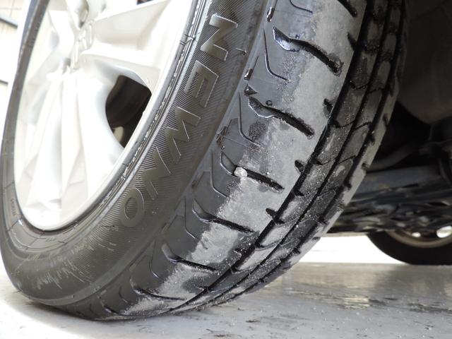 フィットハイブリッド スマートセレクション　スマートキー／ナビ／ワンセグ／ＣＤ／ＡＵＸ／ＨＩＤ（41枚目）