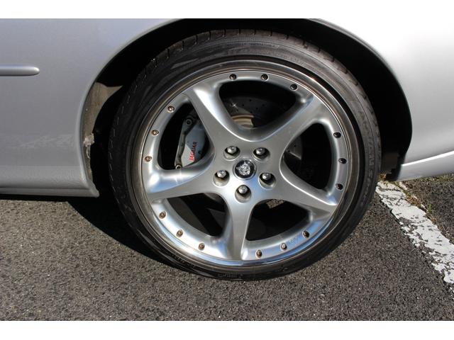 ＸＫ ＸＫＲシルバーストーン　日本限定５０台　４．０ＬＶ８　スーパーチャージド　専用ＢＢＳ２０インチ　専用強化サスペンション・ブレンボブレーキ　ブラックコノリーレザー・バーウオルナットウッドパネル　ルーフ張替済　取説・記録簿　委託（16枚目）