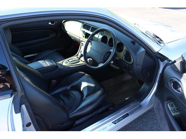 ＸＫ ＸＫＲシルバーストーン　日本限定５０台　４．０ＬＶ８　スーパーチャージド　専用ＢＢＳ２０インチ　専用強化サスペンション・ブレンボブレーキ　ブラックコノリーレザー・バーウオルナットウッドパネル　ルーフ張替済　取説・記録簿　委託（28枚目）