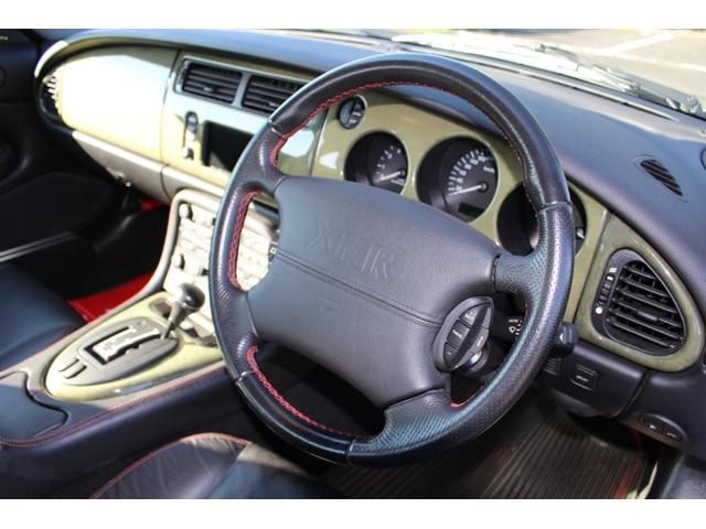 ＸＫ ＸＫＲシルバーストーン　日本限定５０台　４．０ＬＶ８　スーパーチャージド　専用ＢＢＳ２０インチ　専用強化サスペンション・ブレンボブレーキ　ブラックコノリーレザー・バーウオルナットウッドパネル　ルーフ張替済　取説・記録簿　委託（29枚目）