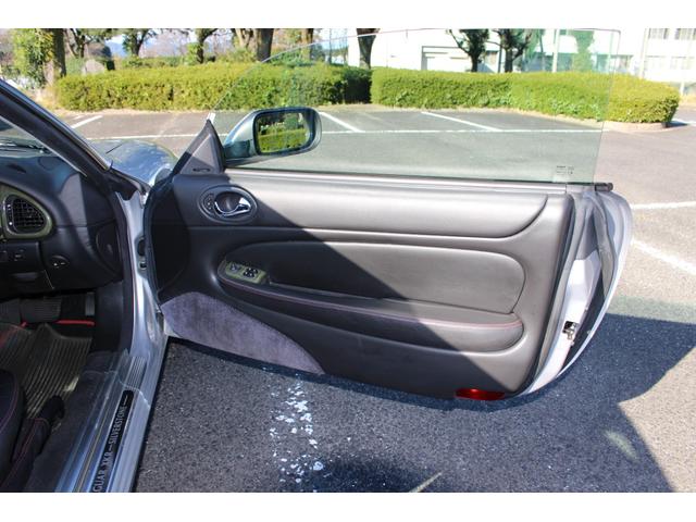 ＸＫ ＸＫＲシルバーストーン　日本限定５０台　４．０ＬＶ８　スーパーチャージド　専用ＢＢＳ２０インチ　専用強化サスペンション・ブレンボブレーキ　ブラックコノリーレザー・バーウオルナットウッドパネル　ルーフ張替済　取説・記録簿　委託（32枚目）