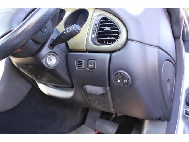 ＸＫ ＸＫＲシルバーストーン　日本限定５０台　４．０ＬＶ８　スーパーチャージド　専用ＢＢＳ２０インチ　専用強化サスペンション・ブレンボブレーキ　ブラックコノリーレザー・バーウオルナットウッドパネル　ルーフ張替済　取説・記録簿　委託（34枚目）