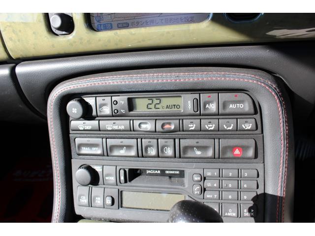 ＸＫ ＸＫＲシルバーストーン　日本限定５０台　４．０ＬＶ８　スーパーチャージド　専用ＢＢＳ２０インチ　専用強化サスペンション・ブレンボブレーキ　ブラックコノリーレザー・バーウオルナットウッドパネル　ルーフ張替済　取説・記録簿　委託（45枚目）