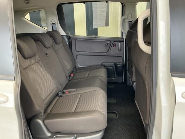 フリード+ G デモカー LED 両側電動 純正ナビ 衝突被害軽減システム シ-トヒ-タ- 盗難防止装置 アイドリングストップ 両側パワースライドドア Rカメ ESC エアバック ETC車載器 パワーウインドウ(14枚目)