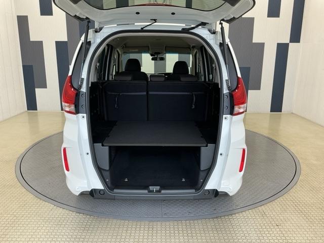 フリード+ G デモカー LED 両側電動 純正ナビ 衝突被害軽減システム シ-トヒ-タ- 盗難防止装置 アイドリングストップ 両側パワースライドドア Rカメ ESC エアバック ETC車載器 パワーウインドウ(18枚目)