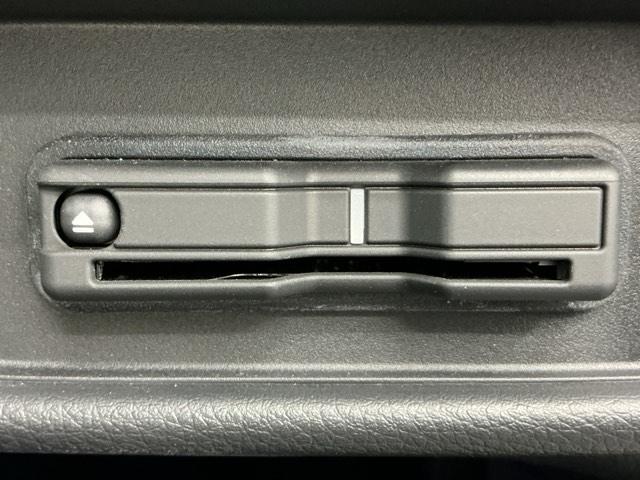 オデッセイハイブリッド ｅ：ＨＥＶアブソルート・ＥＸ　ホンダ認定中古車　純正ドラレコ前後　レザーシート　パワーゲート　クルコン　クリアランスソナー　パワ－シ－ト　両側自動スライドドア　オートライト　Ｒカメラ　スマートキー　オットマン　エアバック　ＥＴＣ（9枚目）