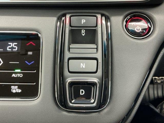 オデッセイハイブリッド ｅ：ＨＥＶアブソルート・ＥＸ　ホンダ認定中古車　純正ドラレコ前後　レザーシート　パワーゲート　クルコン　クリアランスソナー　パワ－シ－ト　両側自動スライドドア　オートライト　Ｒカメラ　スマートキー　オットマン　エアバック　ＥＴＣ（10枚目）