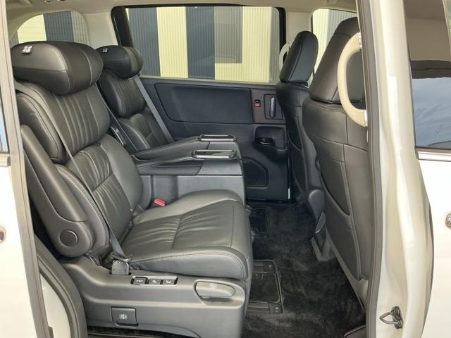 オデッセイハイブリッド ｅ：ＨＥＶアブソルート・ＥＸ　ホンダ認定中古車　純正ドラレコ前後　レザーシート　パワーゲート　クルコン　クリアランスソナー　パワ－シ－ト　両側自動スライドドア　オートライト　Ｒカメラ　スマートキー　オットマン　エアバック　ＥＴＣ（17枚目）